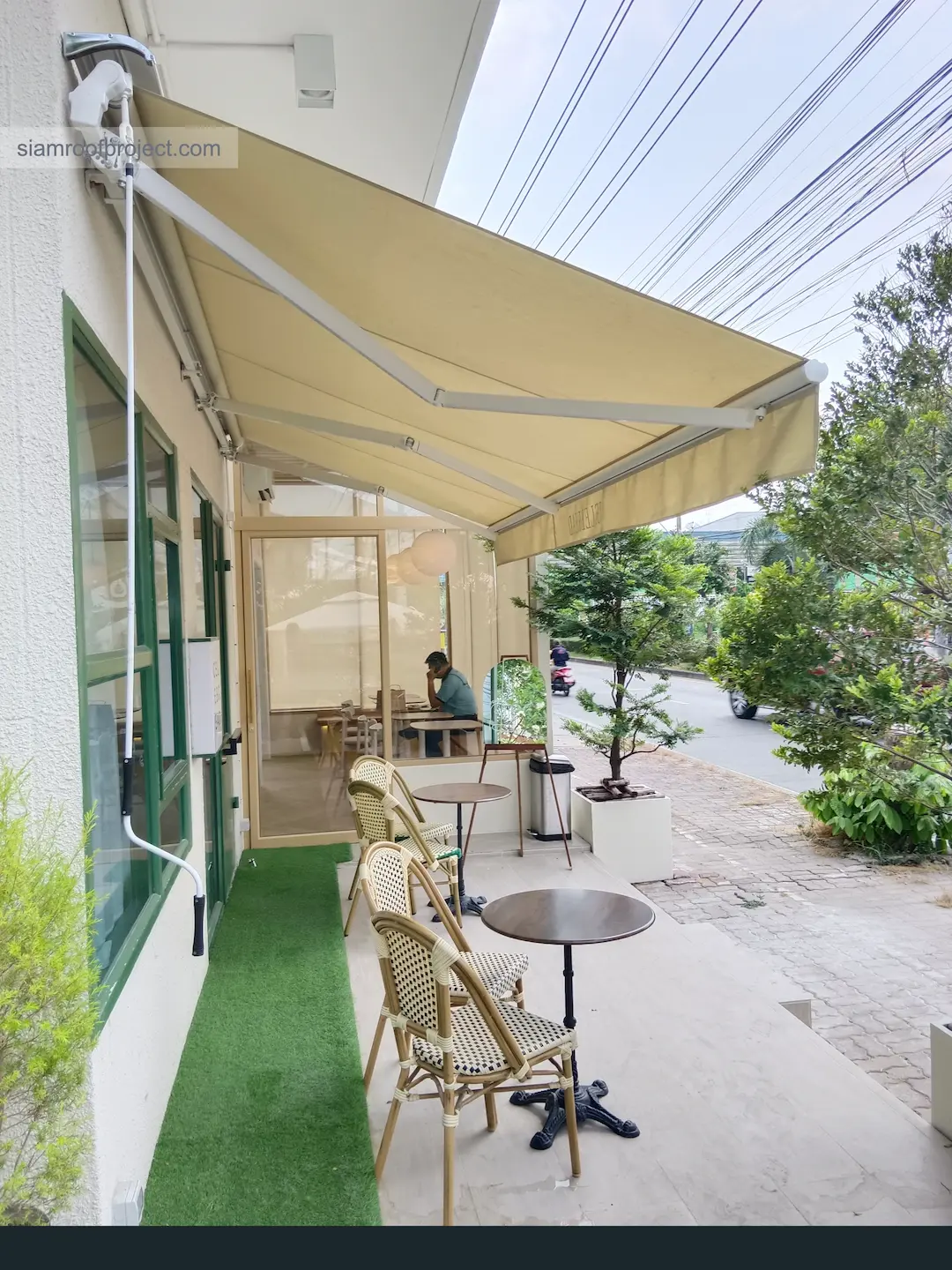 กันสาดพับเก็บได้ กรุงเทพ สำหรับร้านอาหารและคาเฟ่